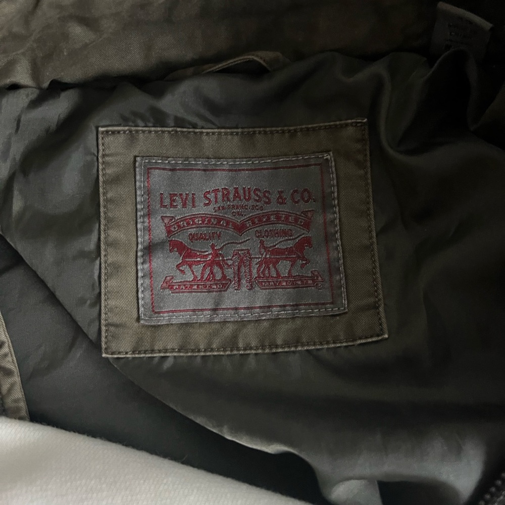 Levi Jacket - Picture 3 of 3